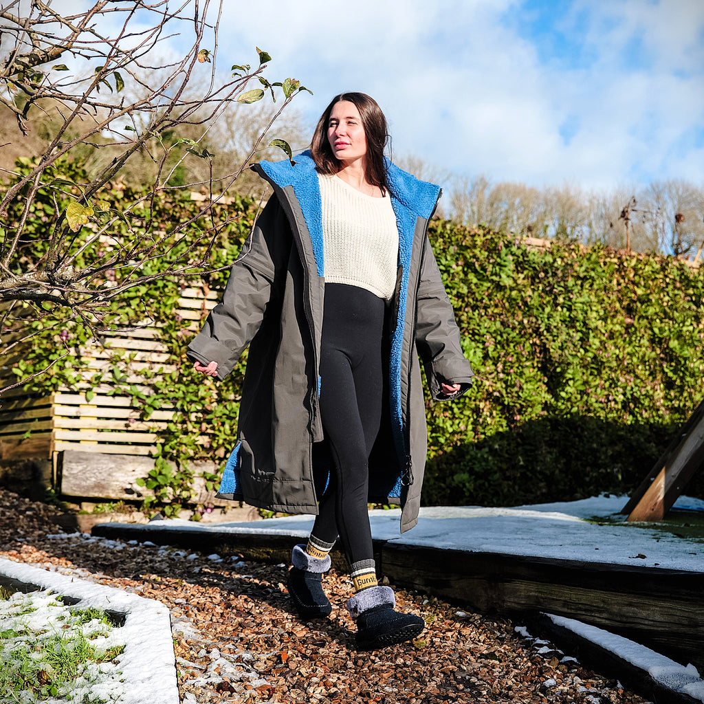 Sports Cape Charcoal and Blue