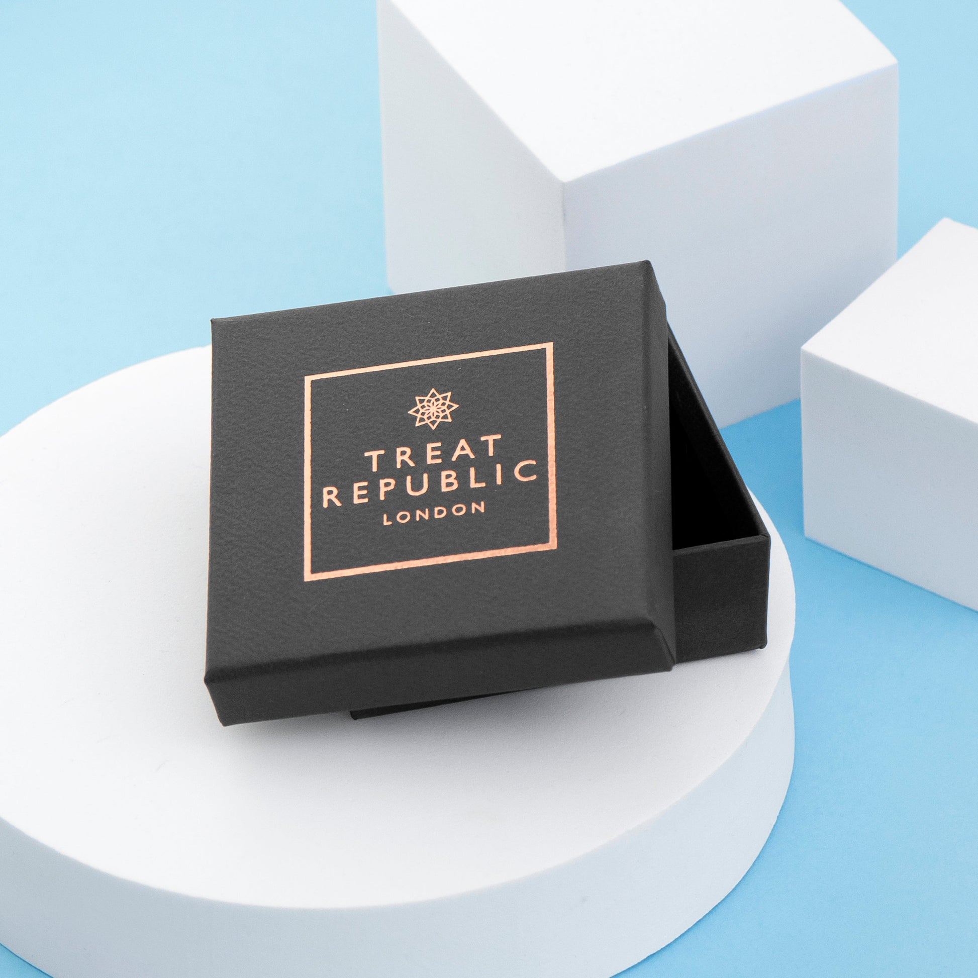 Personalised Men's Tiger's Eye Bead and Leather Bracelet