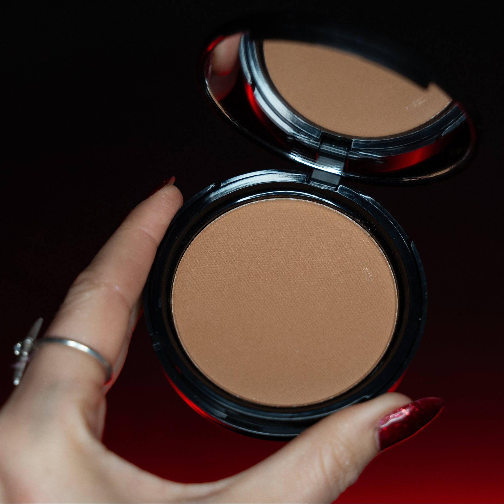 Smooth and Set Brightening Powder in Coffee