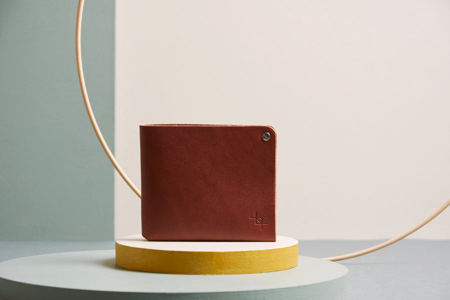 Minimalist Naked Portemonnaie Wallet – Sleek & Functional Leather by Craftory at brixbailey.com