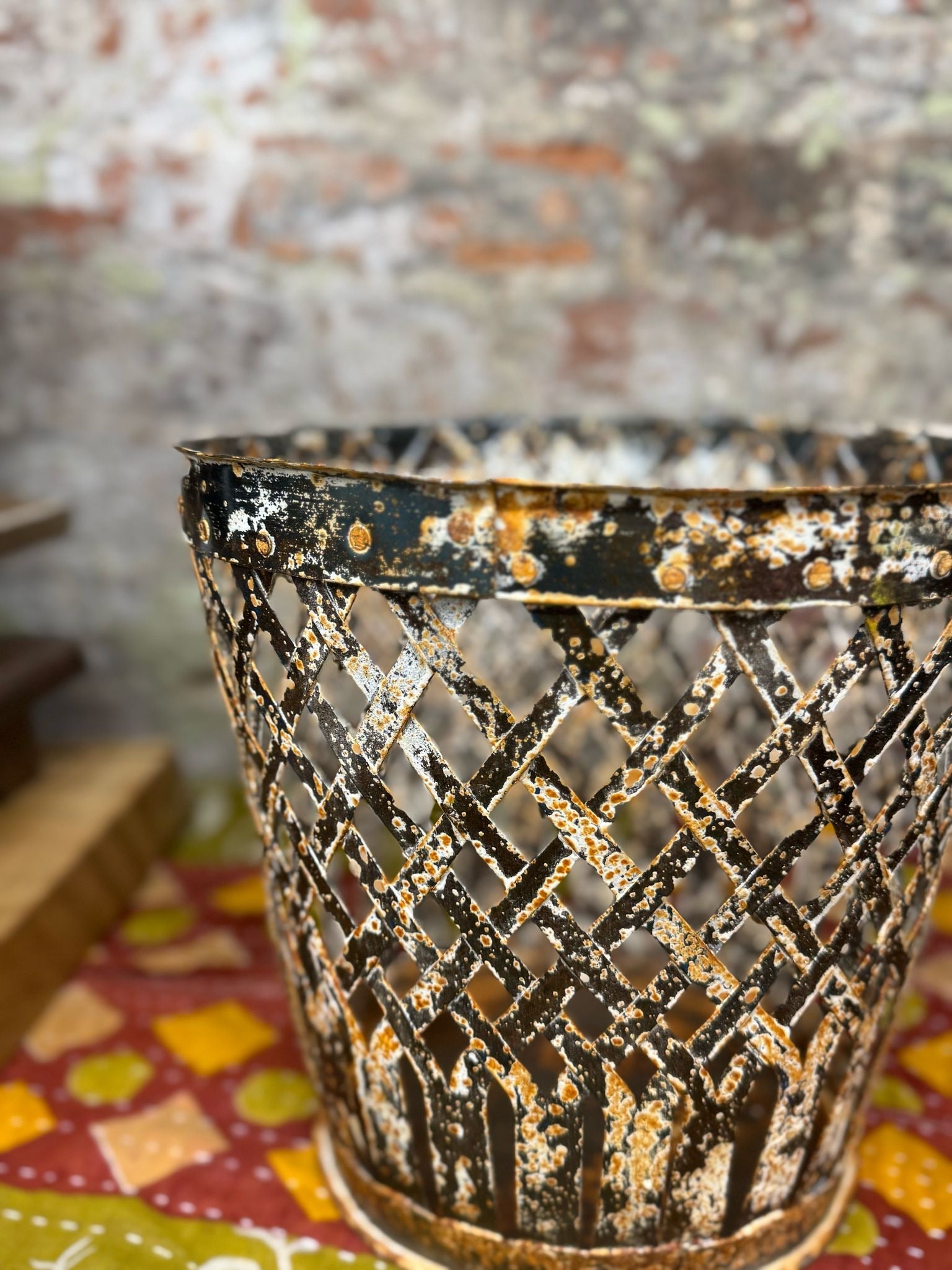 Rustic Lattice Metal Bucket Log Basket /Plant Pot Planter Patio Pail Kindling A