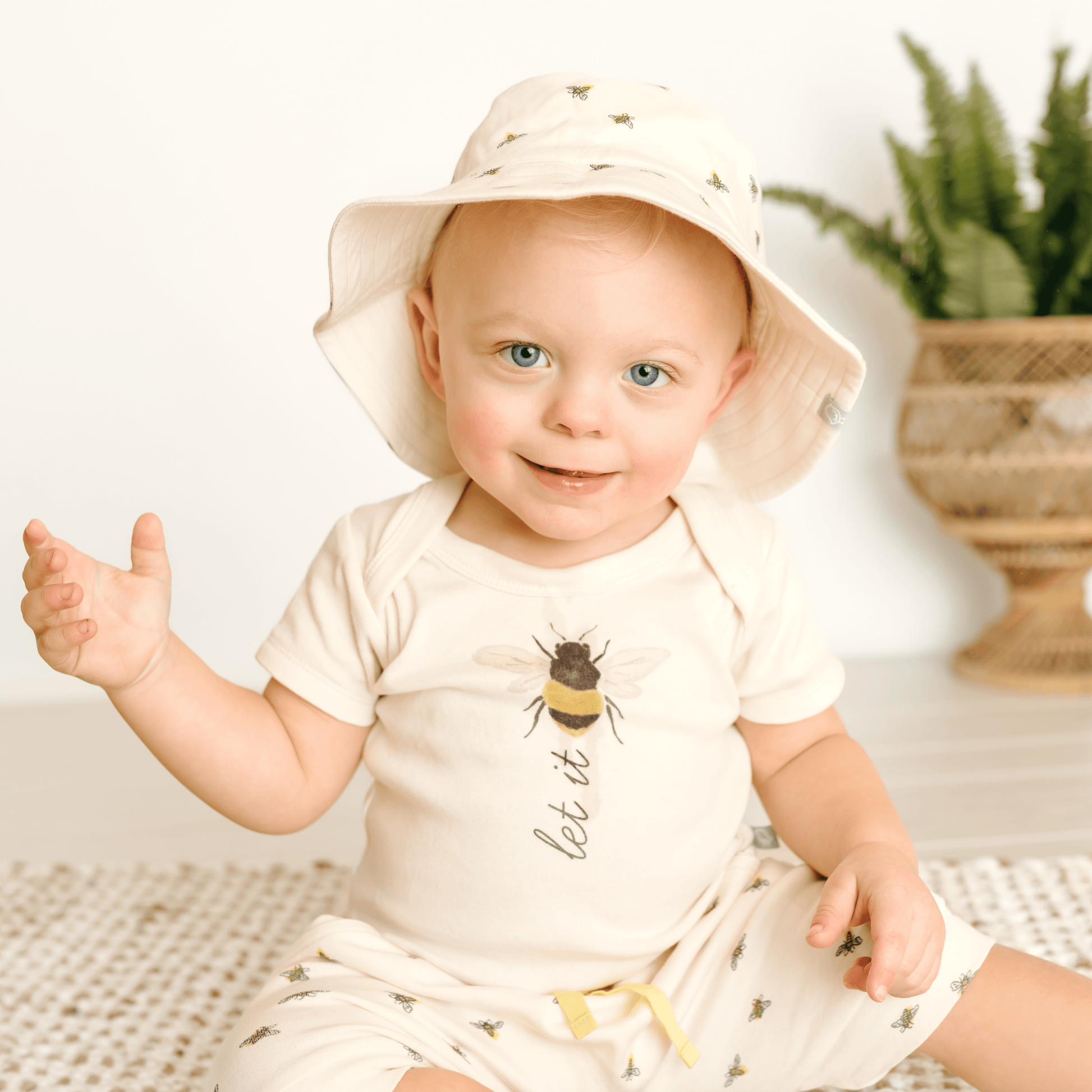 Graphic Organic Cotton Baby Bodysuit Let It Bee