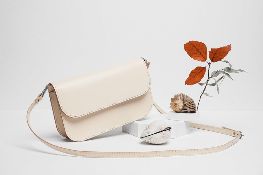 Model Baguette – Versatile Leather Crossbody with Magnetic Closure by Craftory at brixbailey.com