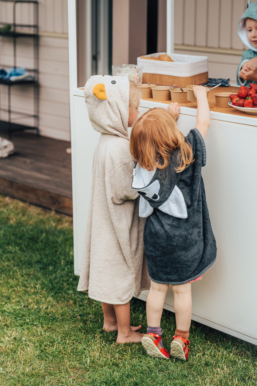 Bamboo Terry Short-Sleeve Hooded Poncho for Toddlers – OEKO-TEX Certified by RÄTT at brixbailey.com