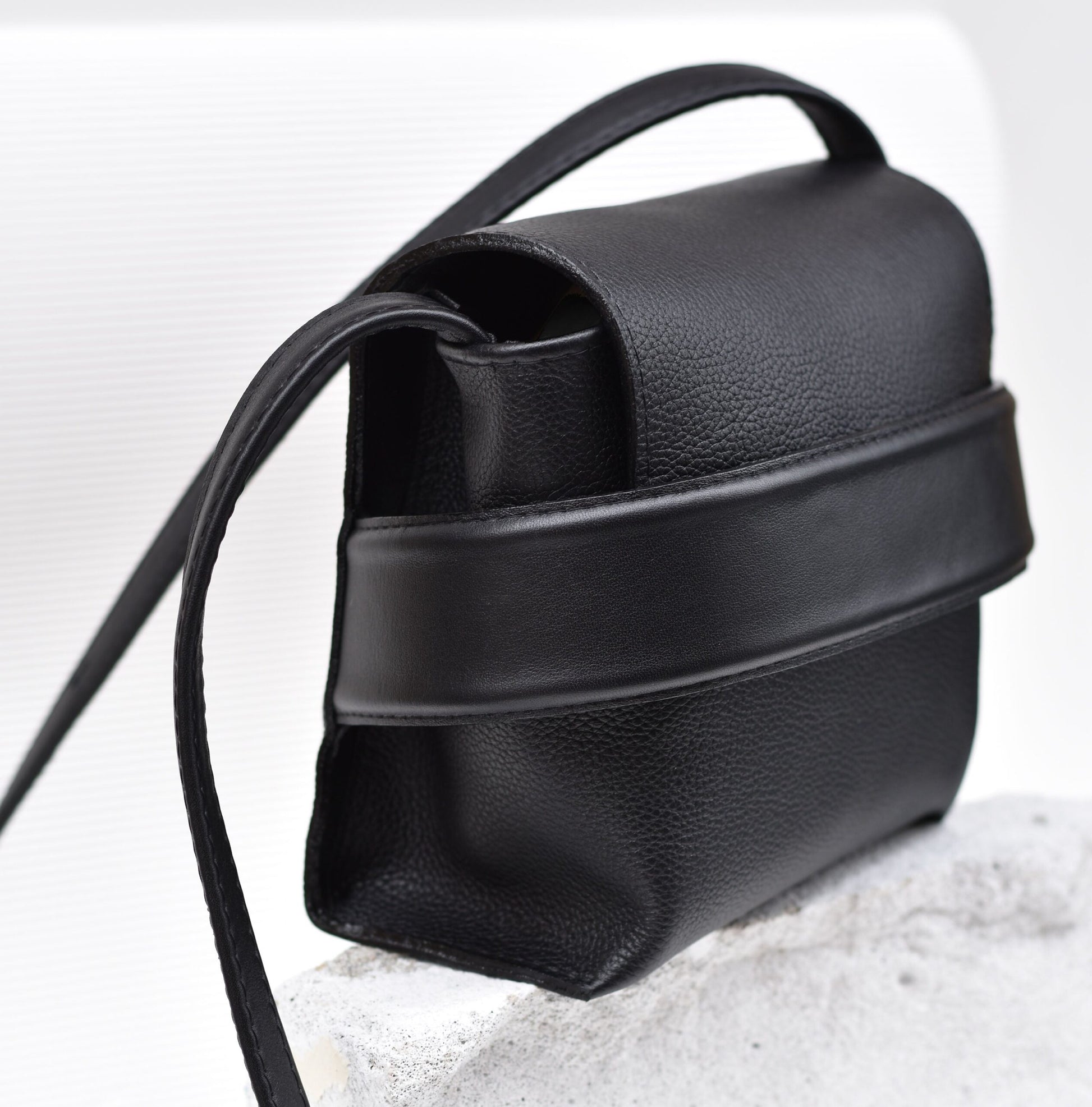 Luce Handmade Shoulder Bag – Artisan Crafted Spanish Leather by Gerda Retter Design at www.brixbailey.com