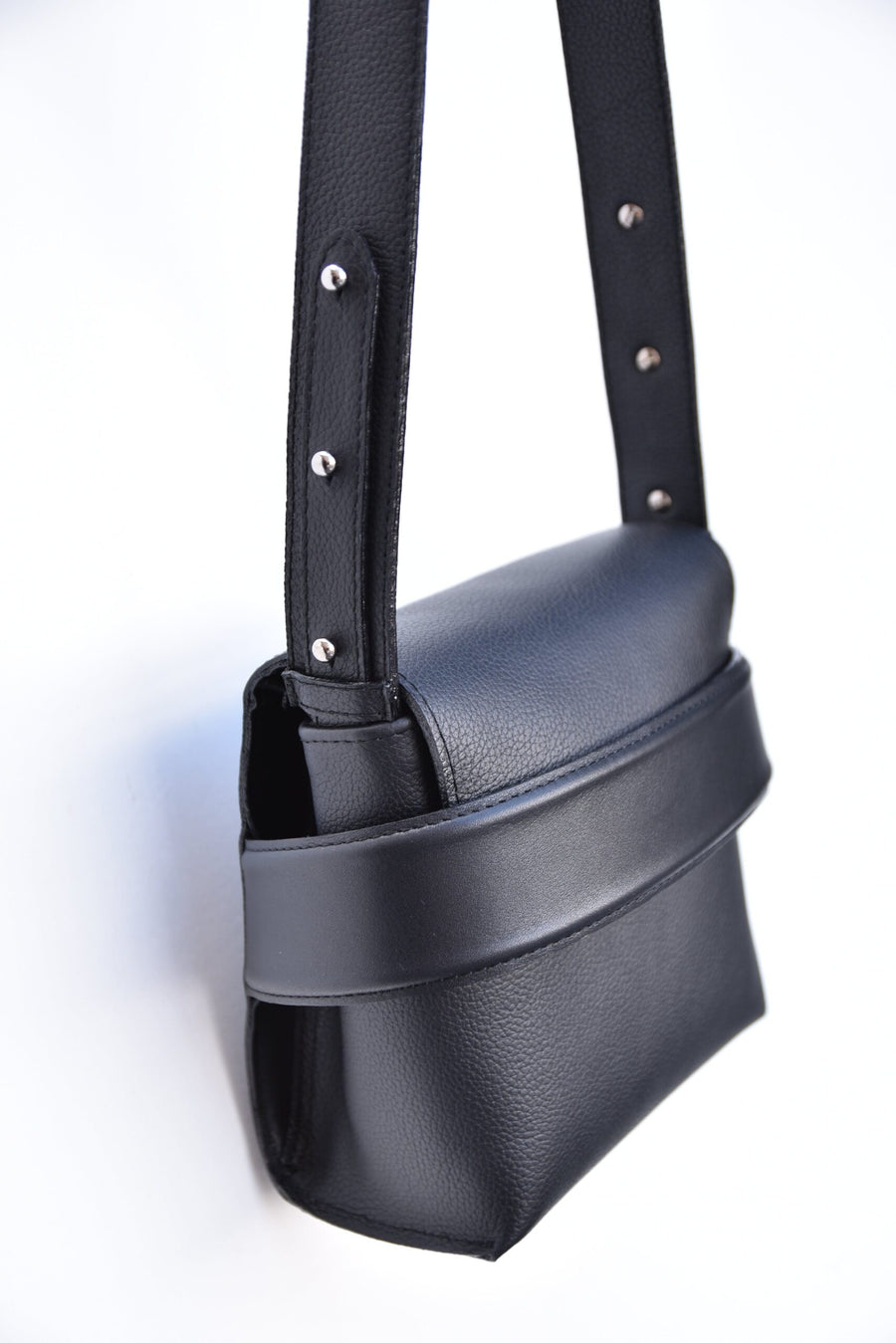 Handmade Shoulder Bag Luce – Luxurious Spanish Leather & Design by Gerda Retter Design at www.brixbailey.com