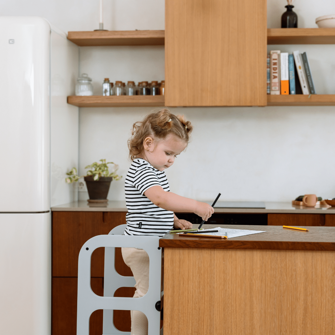 STEP'n'SIT Helper Tower-Table – Montessori 2-in-1 Design for Kids by Ette Tete at www.brixbailey.com
