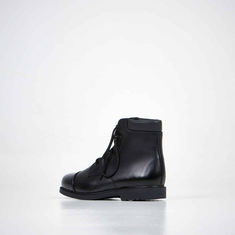 Durable & Stylish 2787 Black Leather Boots – Unisex by Samelin at www.brixbailey.com