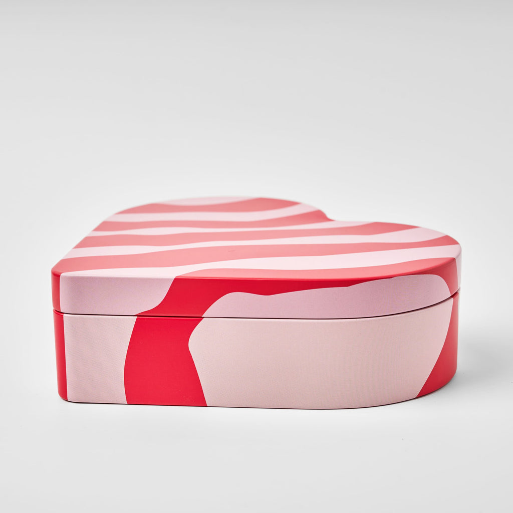 Kärlek Heart Shaped Tin Swedish Gift