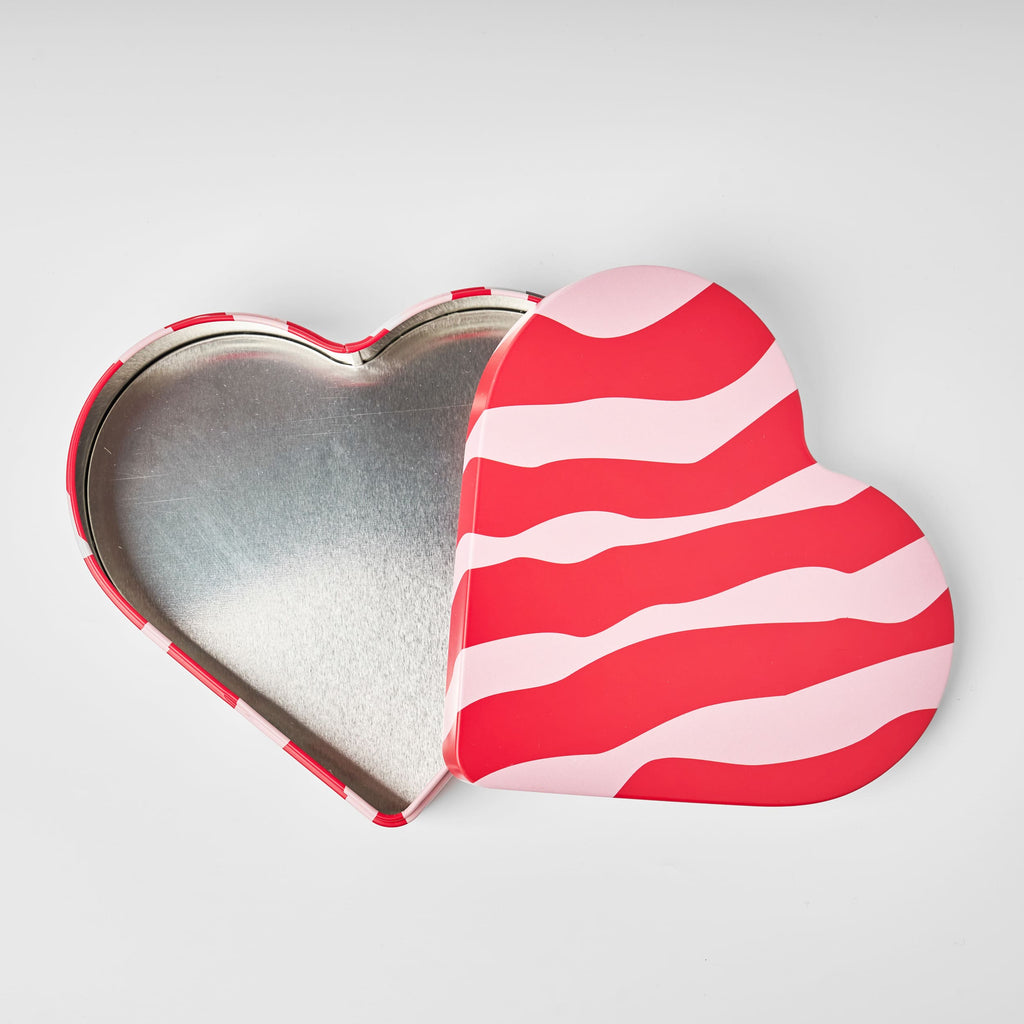 Kärlek Heart Shaped Tin Swedish Gift