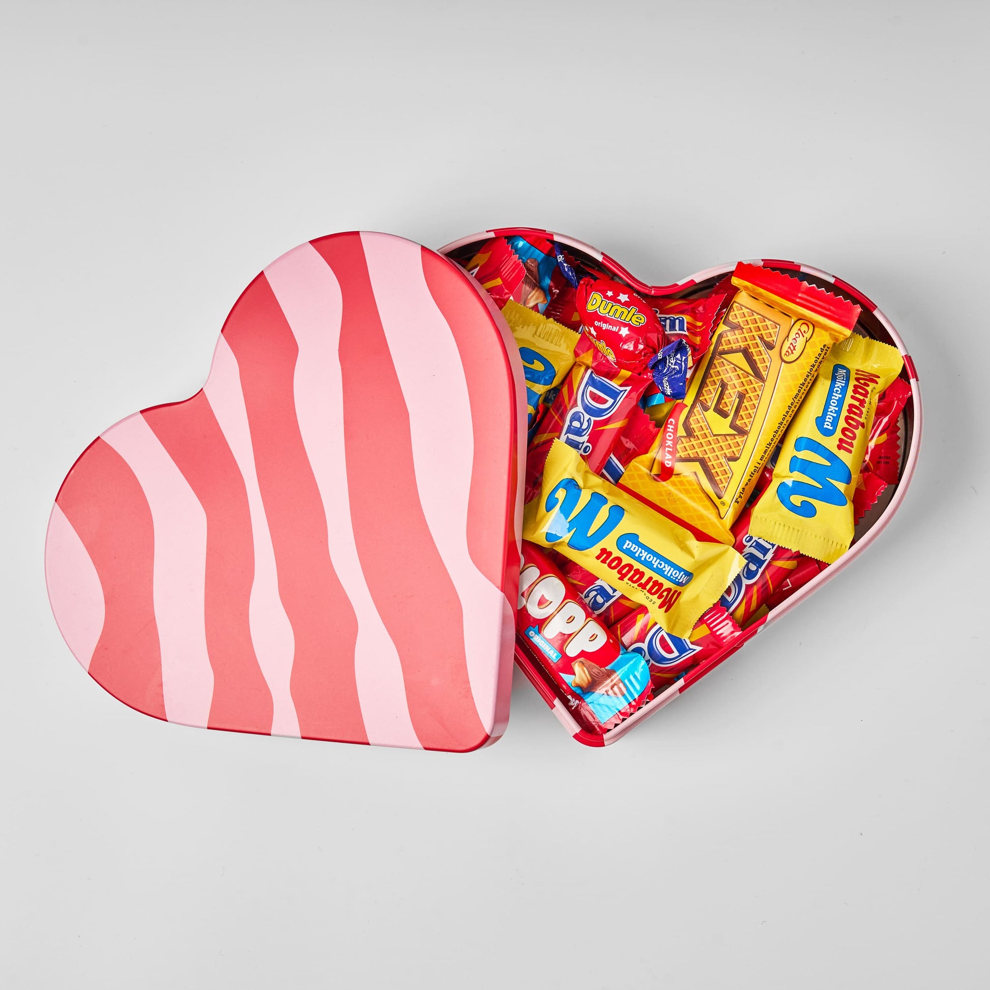 Kärlek Heart Shaped Tin Swedish Gift