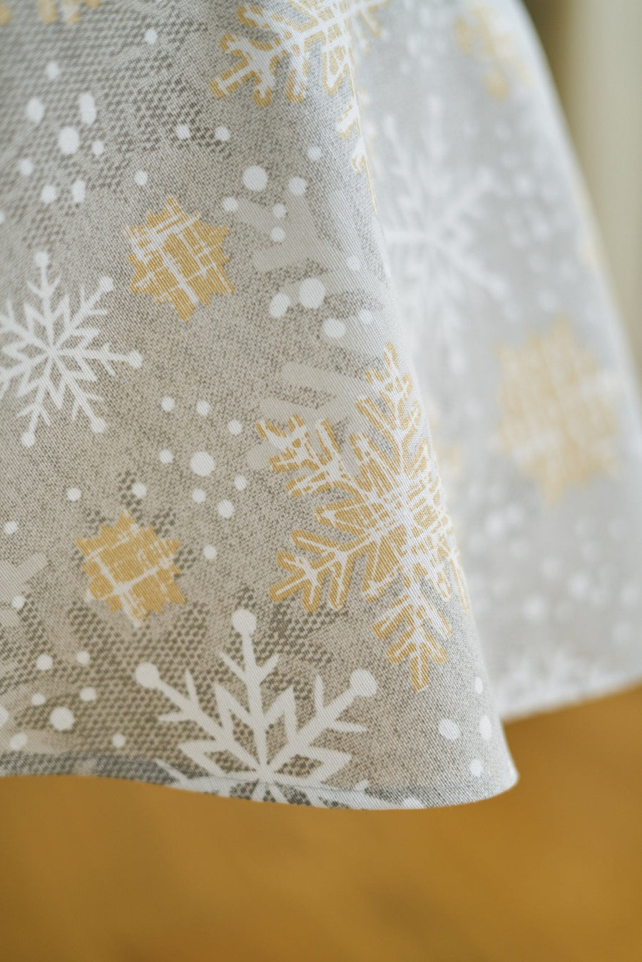 Elegant Winter Motif Round Tablecloth – Festive & Durable by Hortensias Home at www.brixbailey.com