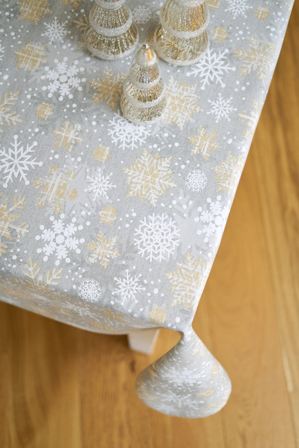 Winter Snowflakes Round Tablecloth – Elegant & Durable Holiday Decor by Hortensias Home at www.brixbailey.com