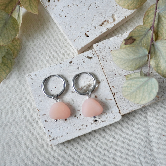 Terra Huggie Pebbles