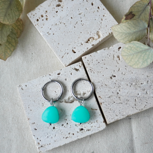 Terra Huggie Pebbles