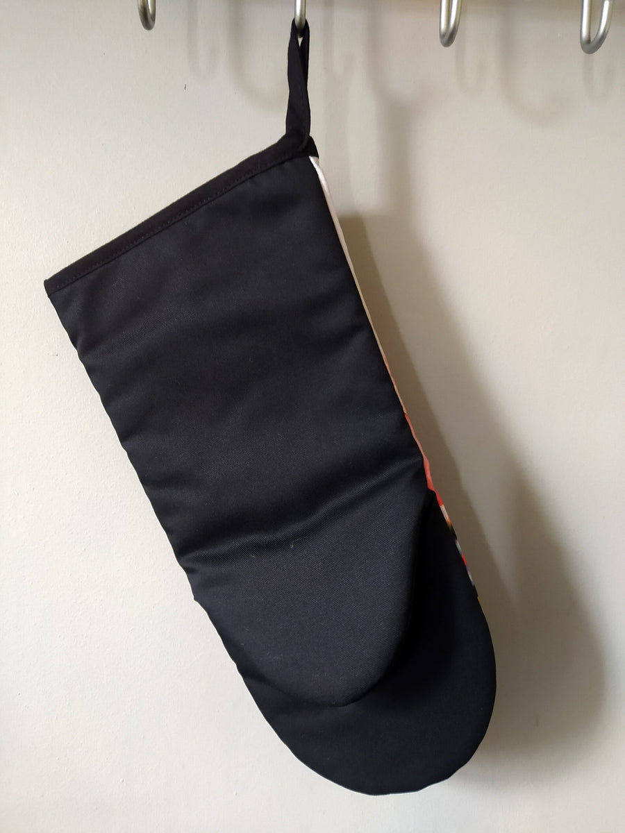 Estonian-Made Oven Glove – Handcrafted, Artistic Design by Katrin Valgemäe at brixbailey.com