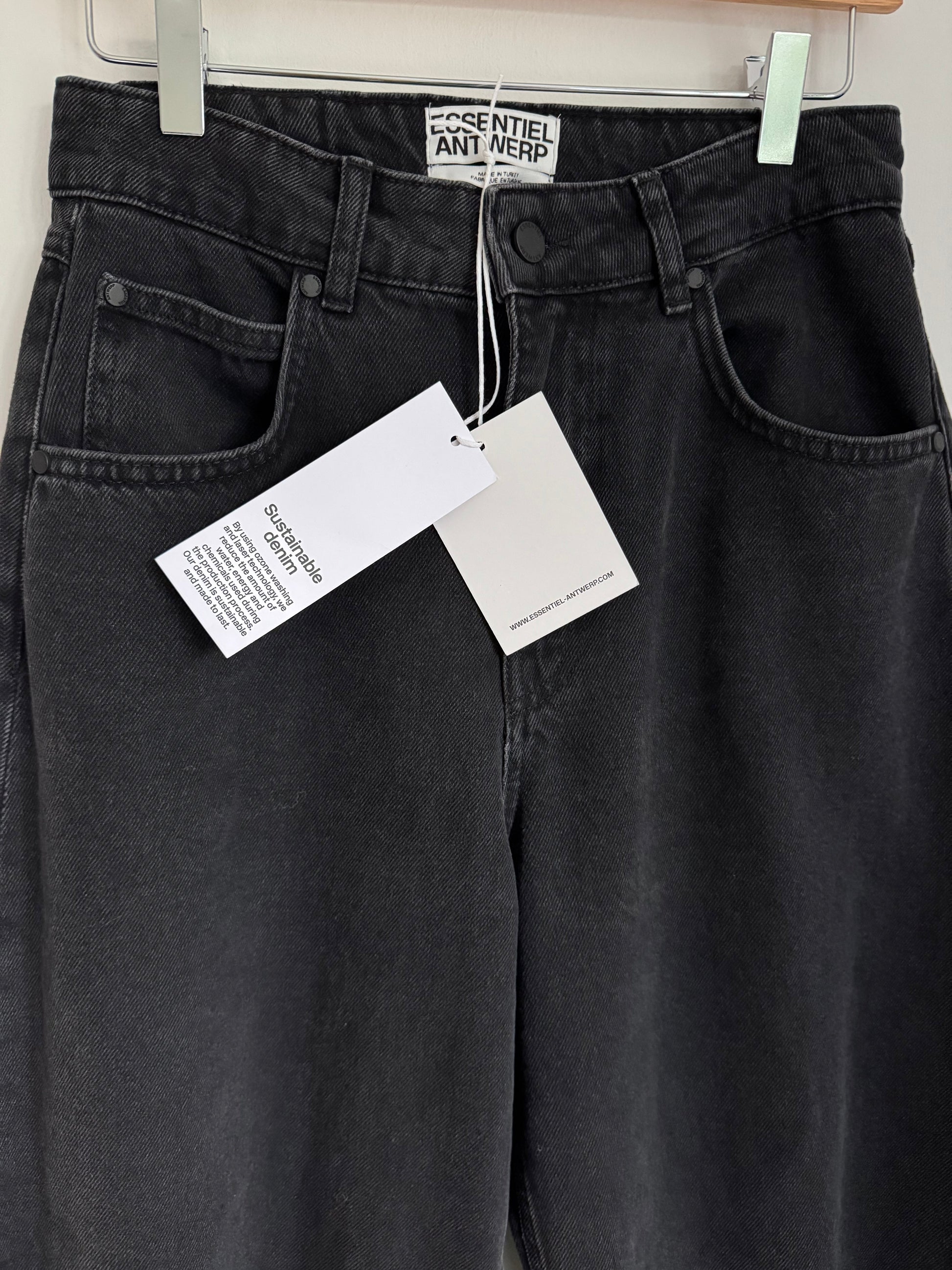 Interstellar Barrel Leg Jeans in Black