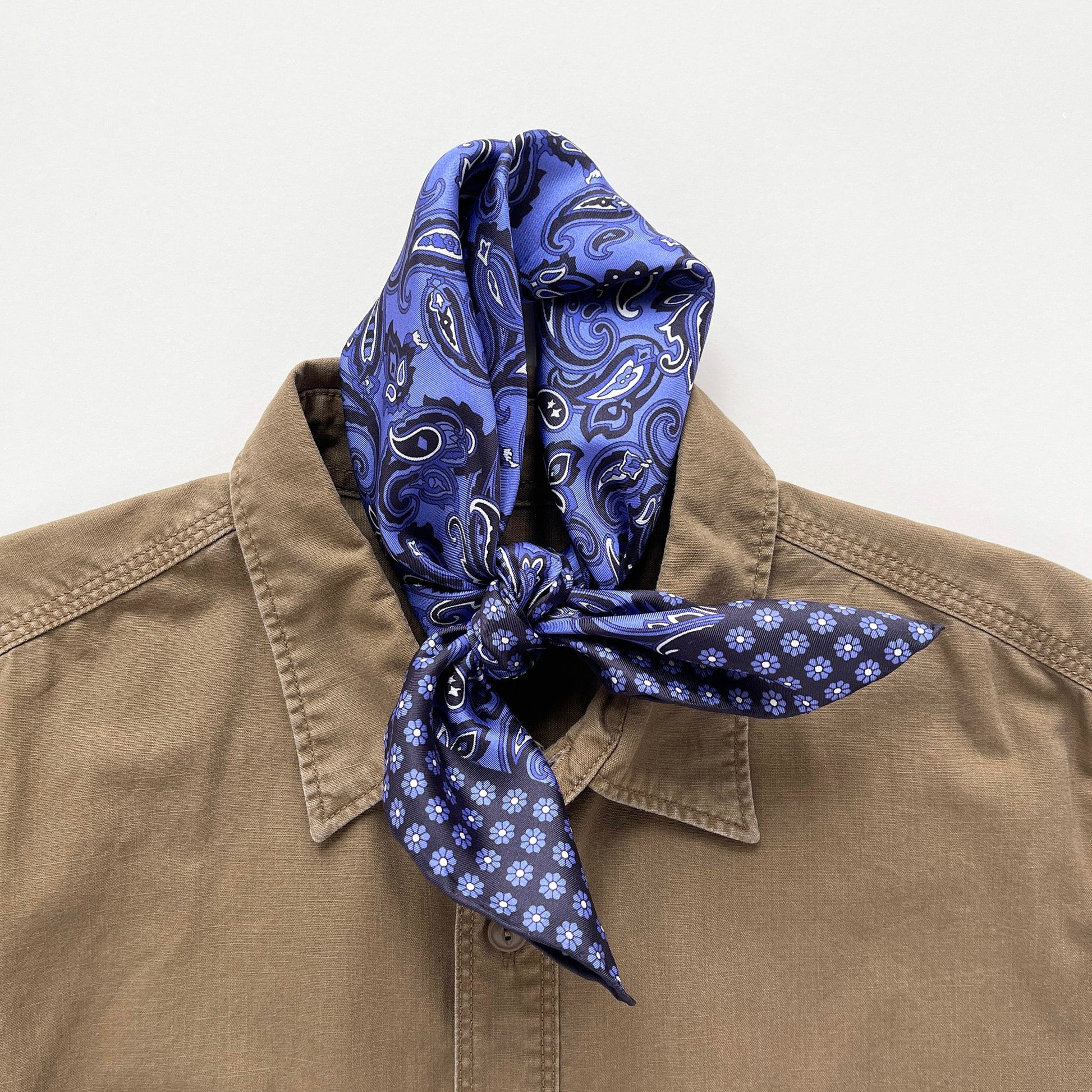 Classic Paisley Silk Scarf - 53cm Hand-rolled Men's Square Neckerchief