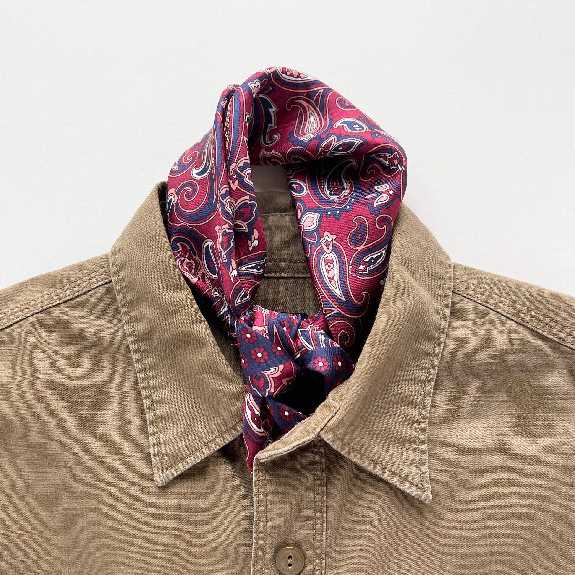 Classic Paisley Silk Scarf - 53cm Hand-rolled Men's Square Neckerchief