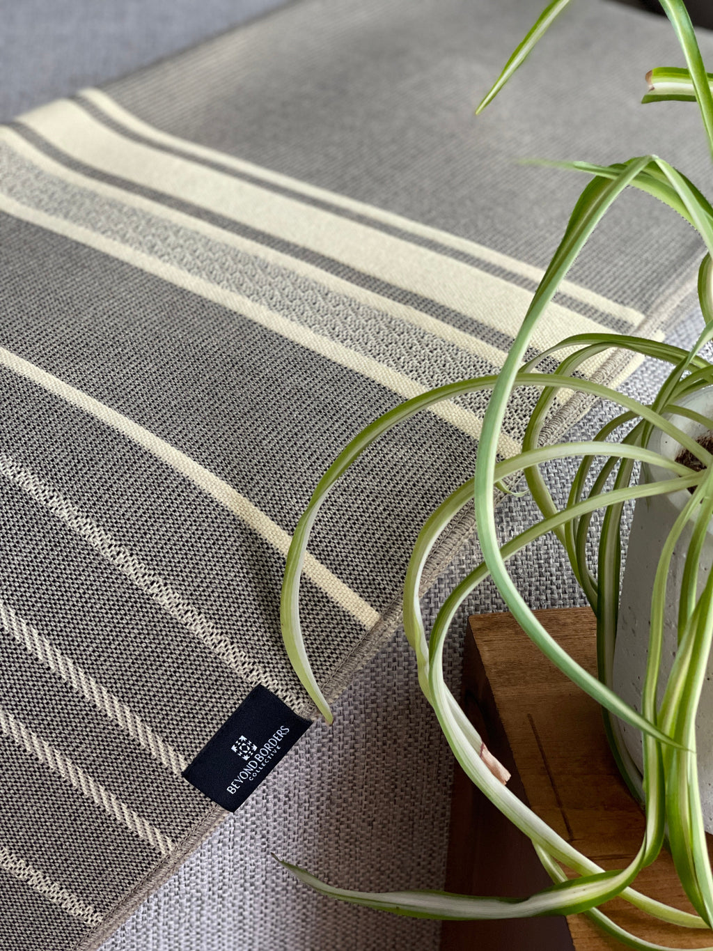 Equinoccio Throw Blanket in Cedar Brown