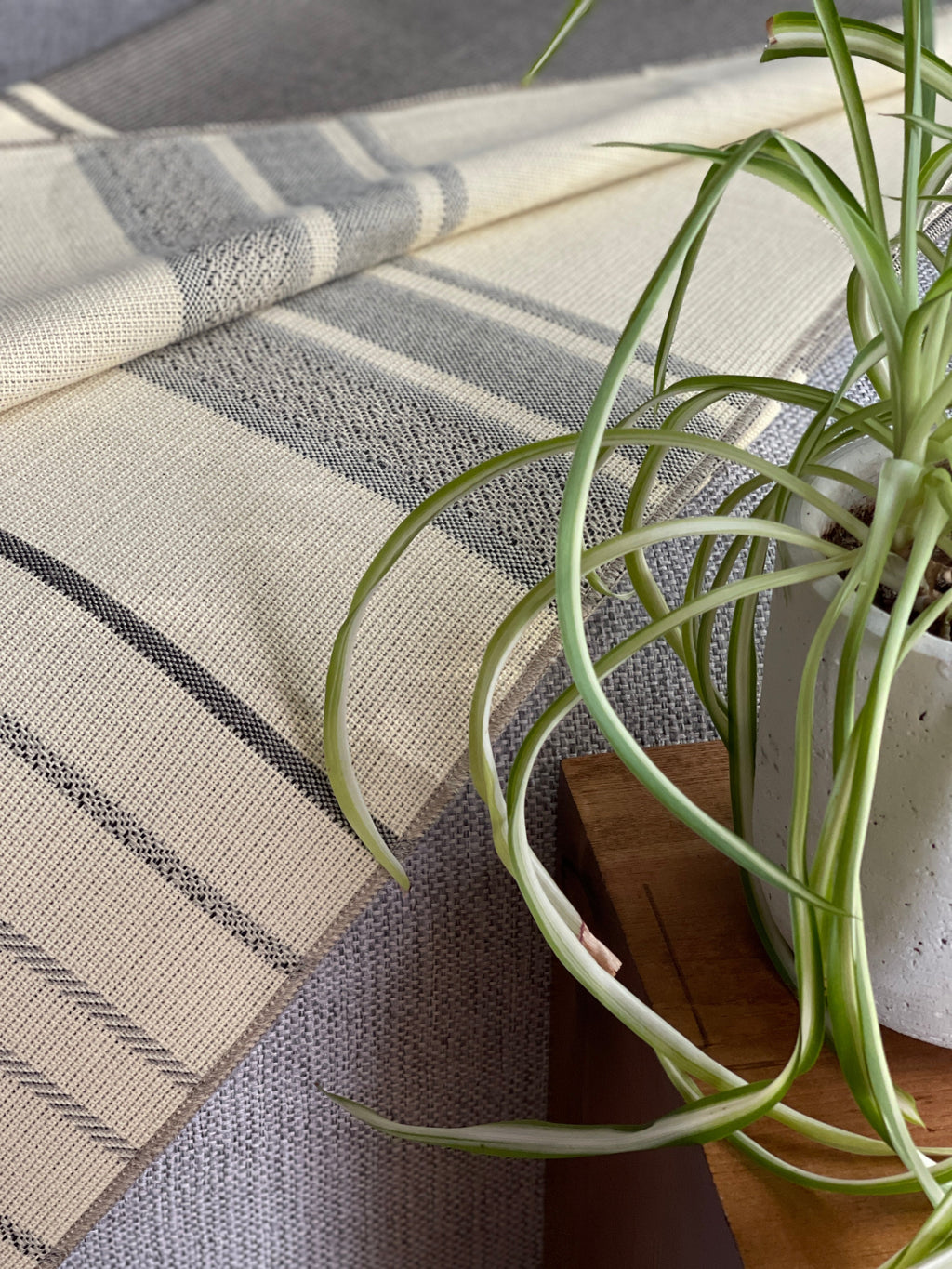 Equinoccio Throw Blanket in Cedar Brown