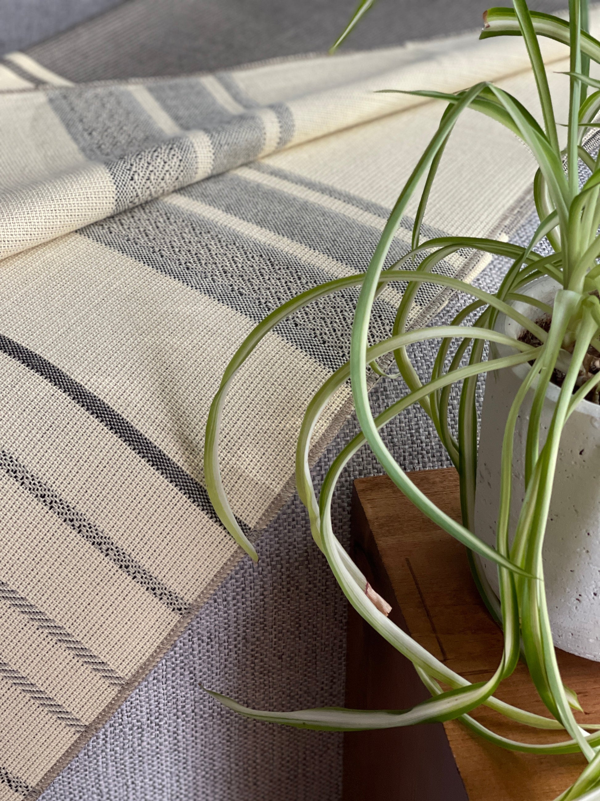 Equinoccio Throw Blanket in Cedar Brown