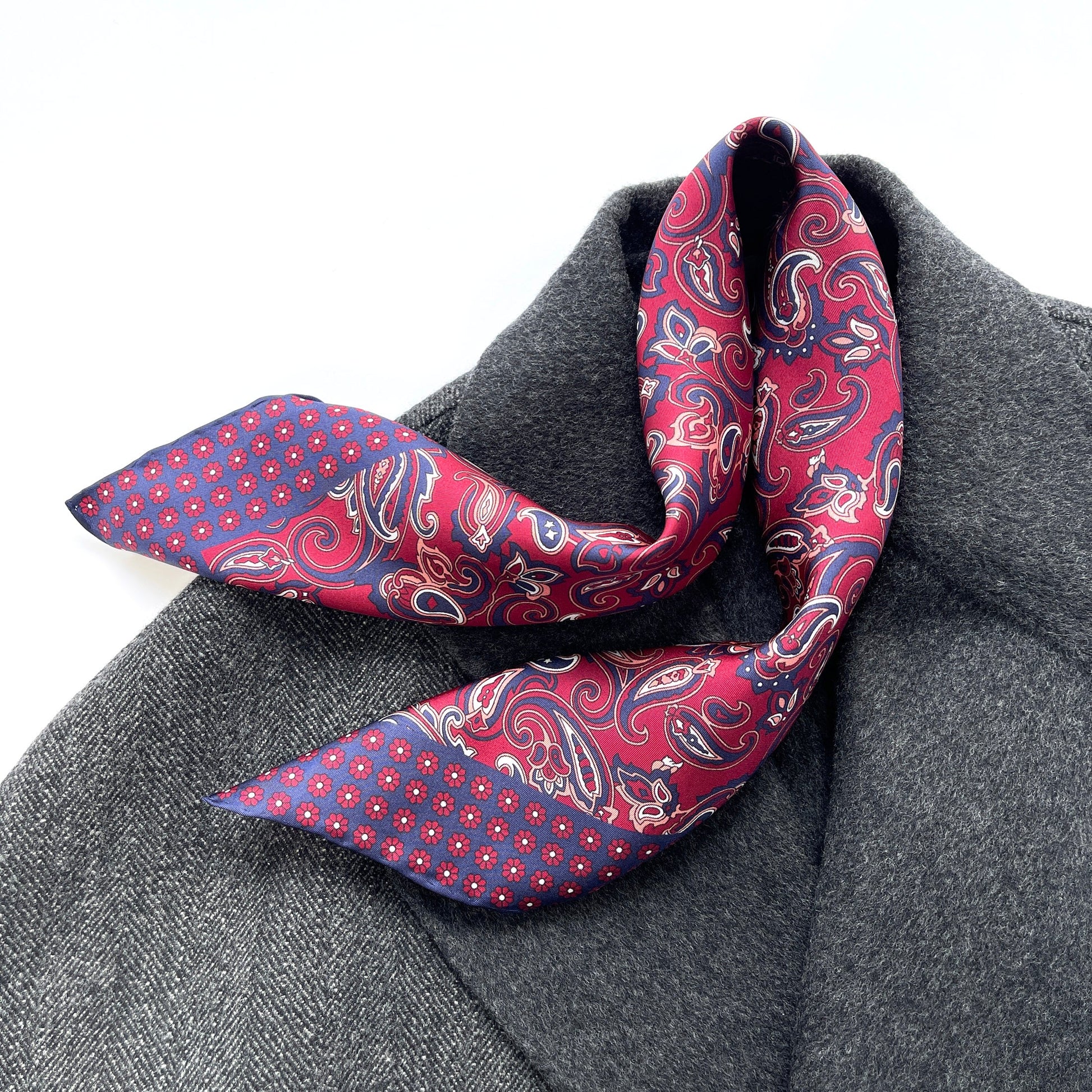 Classic Paisley Silk Scarf - 53cm Hand-rolled Men's Square Neckerchief