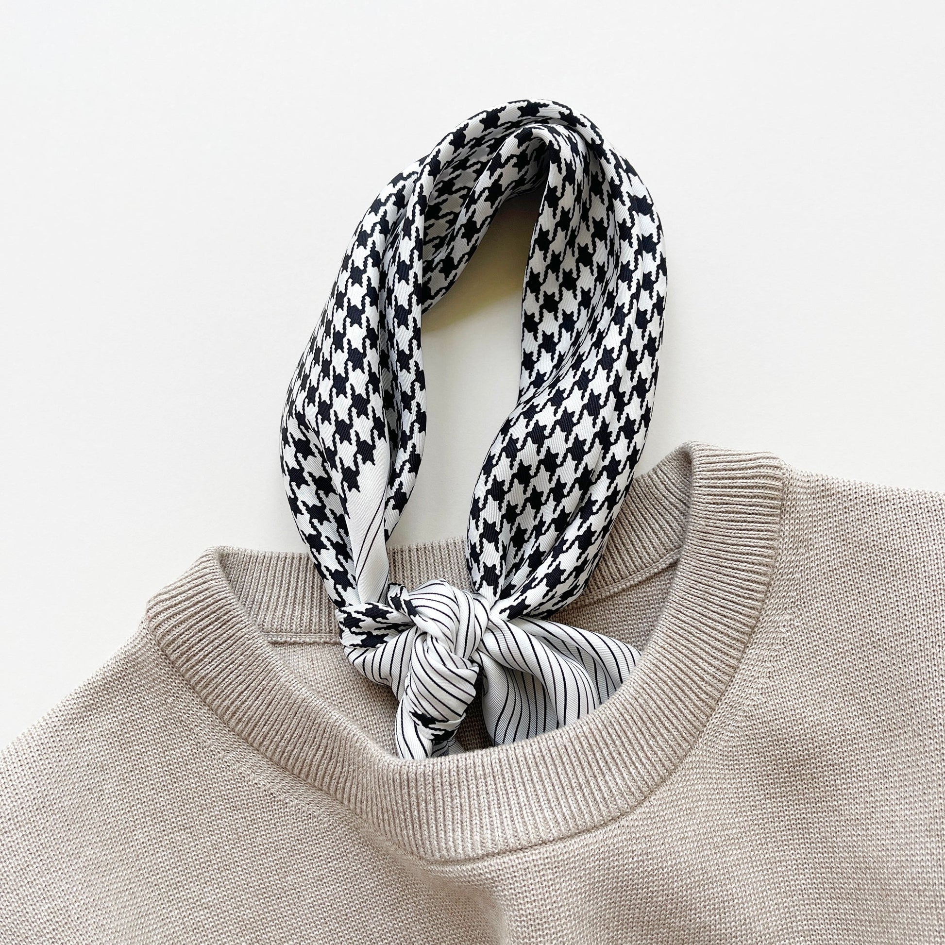 Classic Houndstooth Silk Square Scarf - 65cm Hand-rolled Bandana Scarf