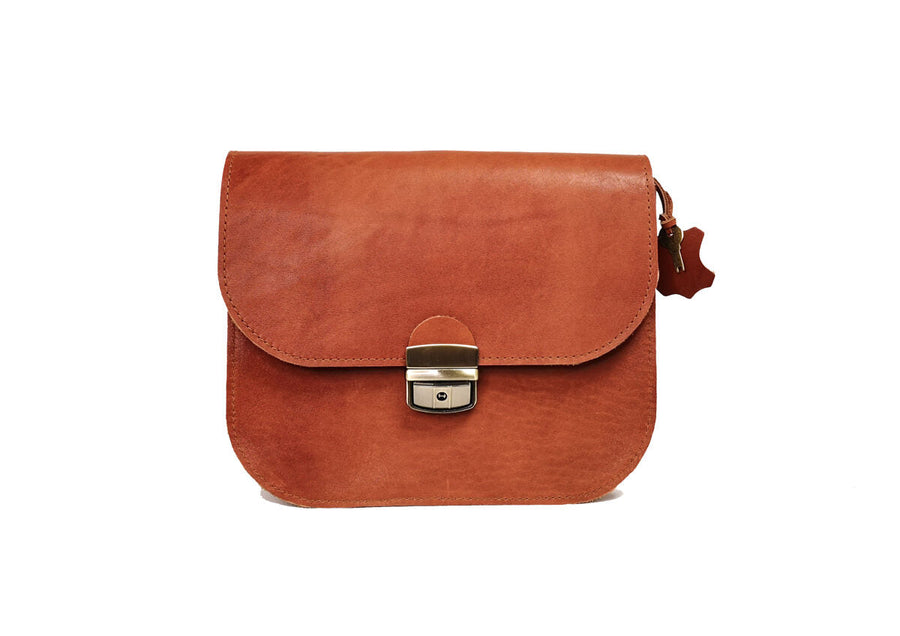 Classic Saddle Bag – Timeless Elegance & Modern Functionality by Zelma Kraft at brixbailey.com