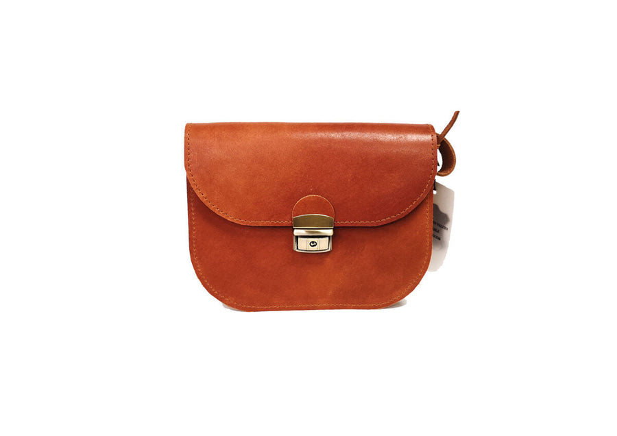 Classic Cut Saddle Bag – Vintage Style & Modern Practicality by Zelma Kraft at brixbailey.com