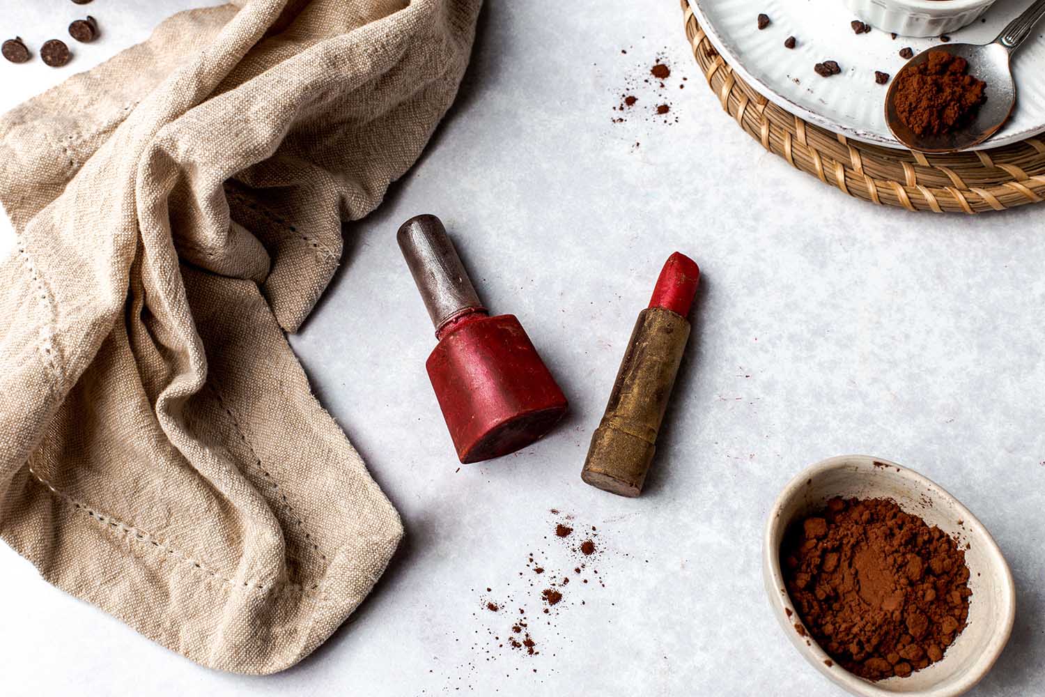 Luxury Chocolate Make-Up Gift Set – Lipstick, Nail Varnish, Mascara & Lips Gift Box