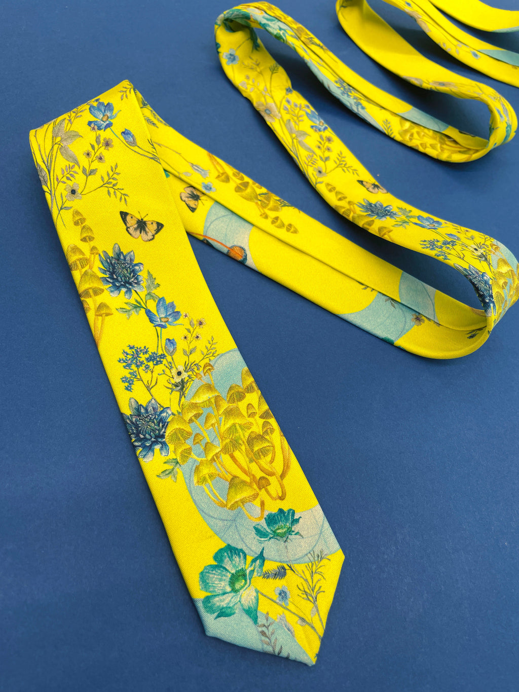 Vibrant Yellow and Pale Blue Luciferin Floral Silk Tie