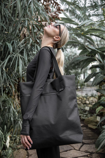 VIK Tote – Oversized, Water-Repellent & Stylish Everyday Bag by Nordhale at brixbailey.com