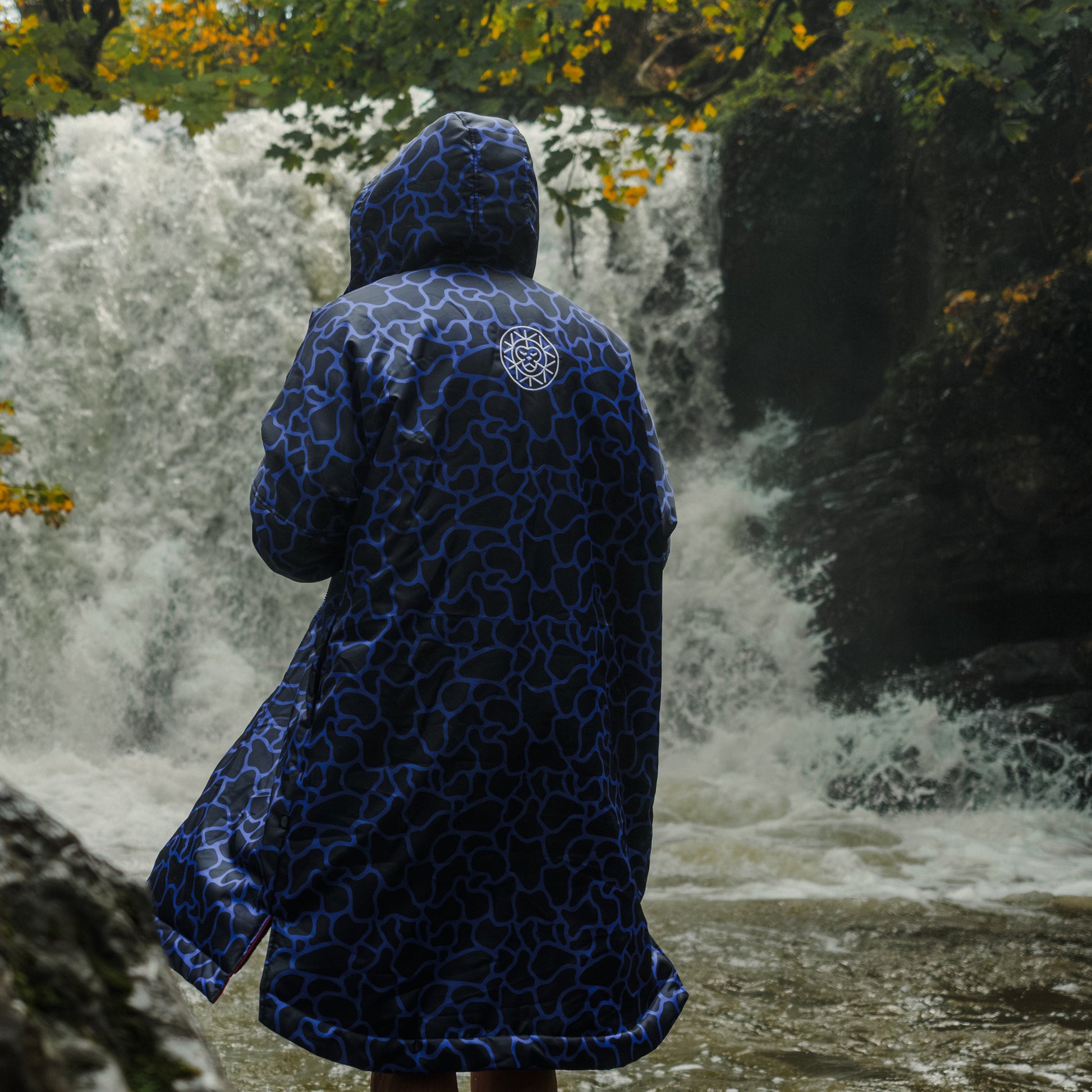 Unisex Brass Monkey Dip Coat Water Design