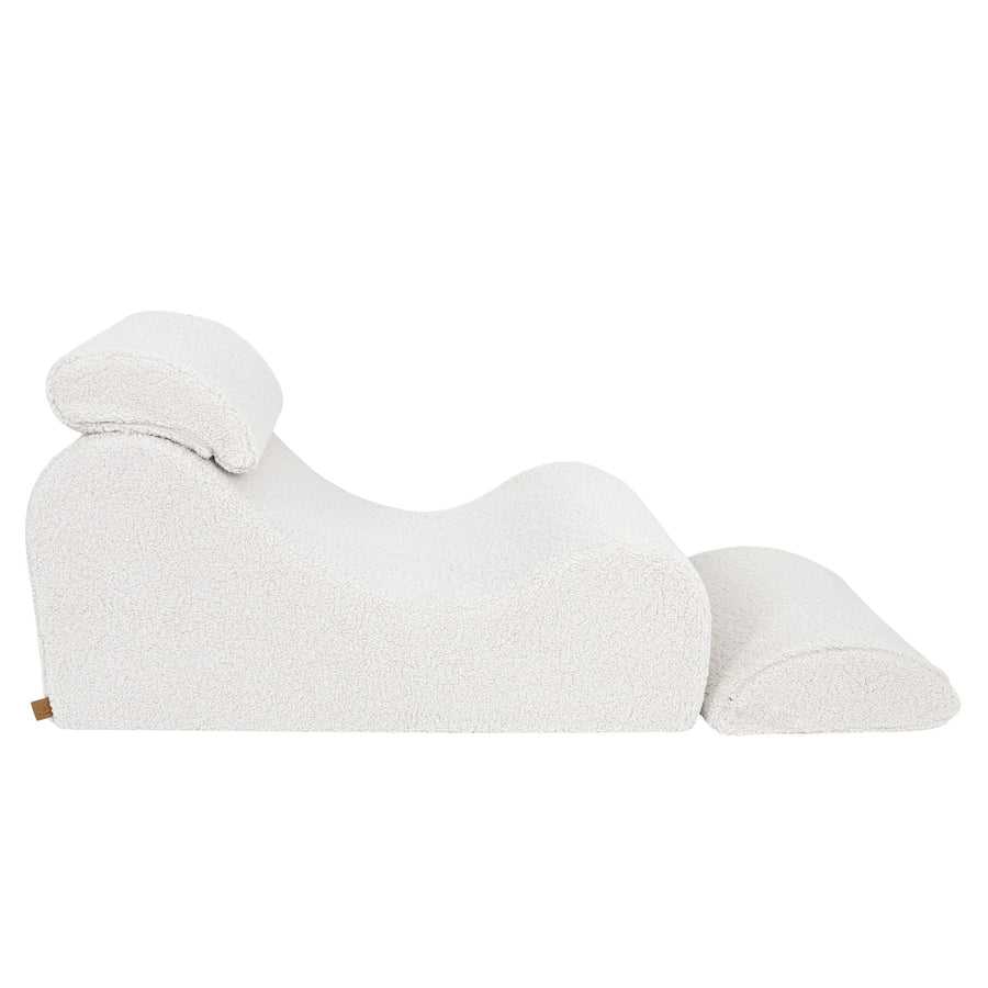 Wave Lounger – Modern S-Shaped Comfort Chair for Teens by MeowBaby at www.brixbailey.com