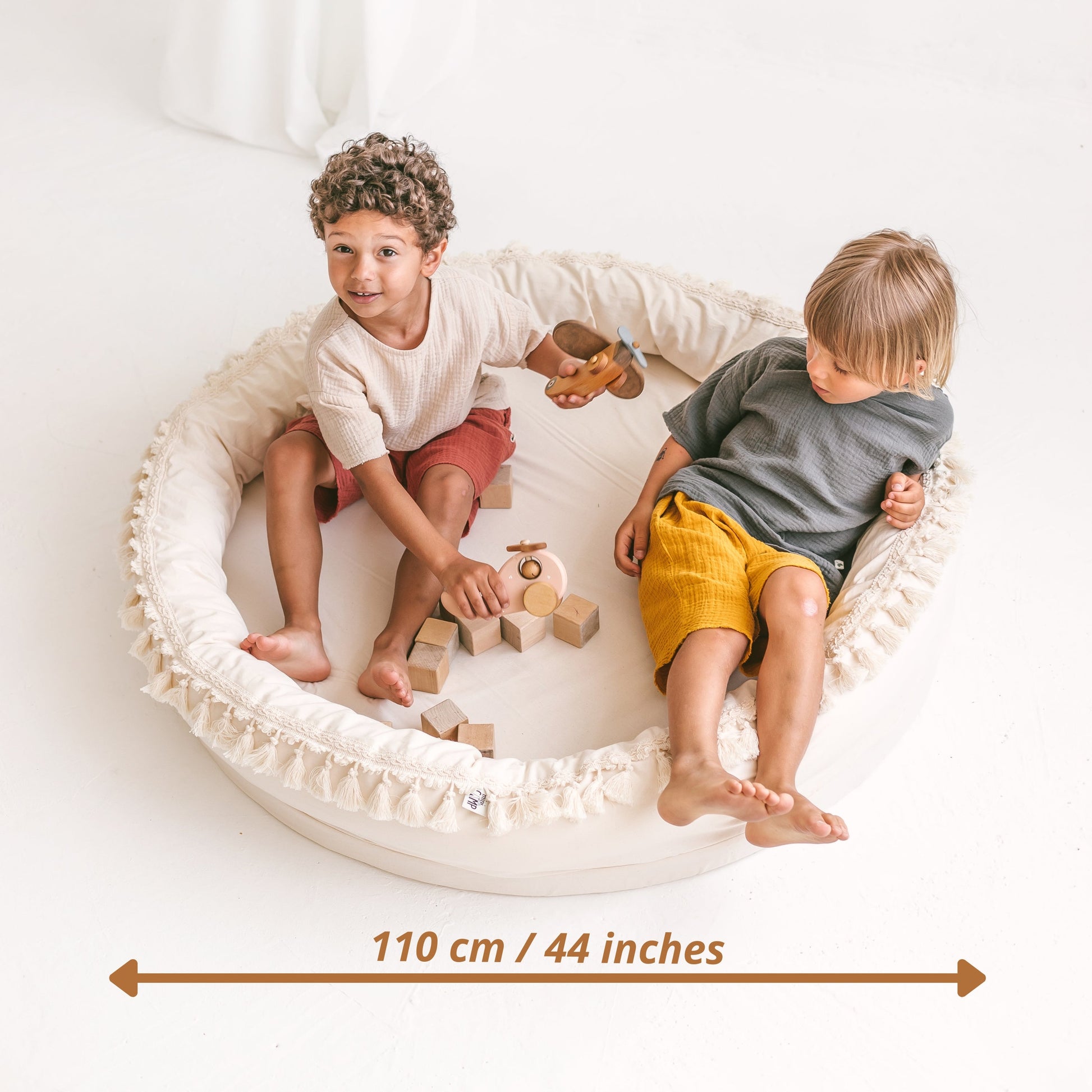 Large Round Nest Play Mat and Kids Lounger in Ecru