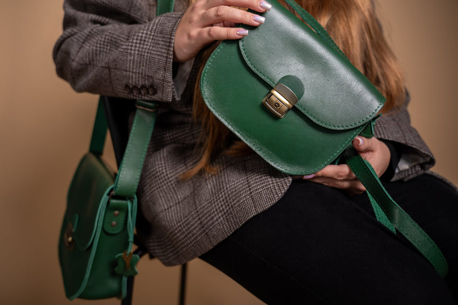 Classic Cut Saddle Bag – Vintage Style & Modern Practicality by Zelma Kraft at brixbailey.com