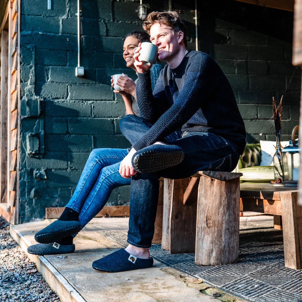 Outback Men's Slipper in Navy and Grey