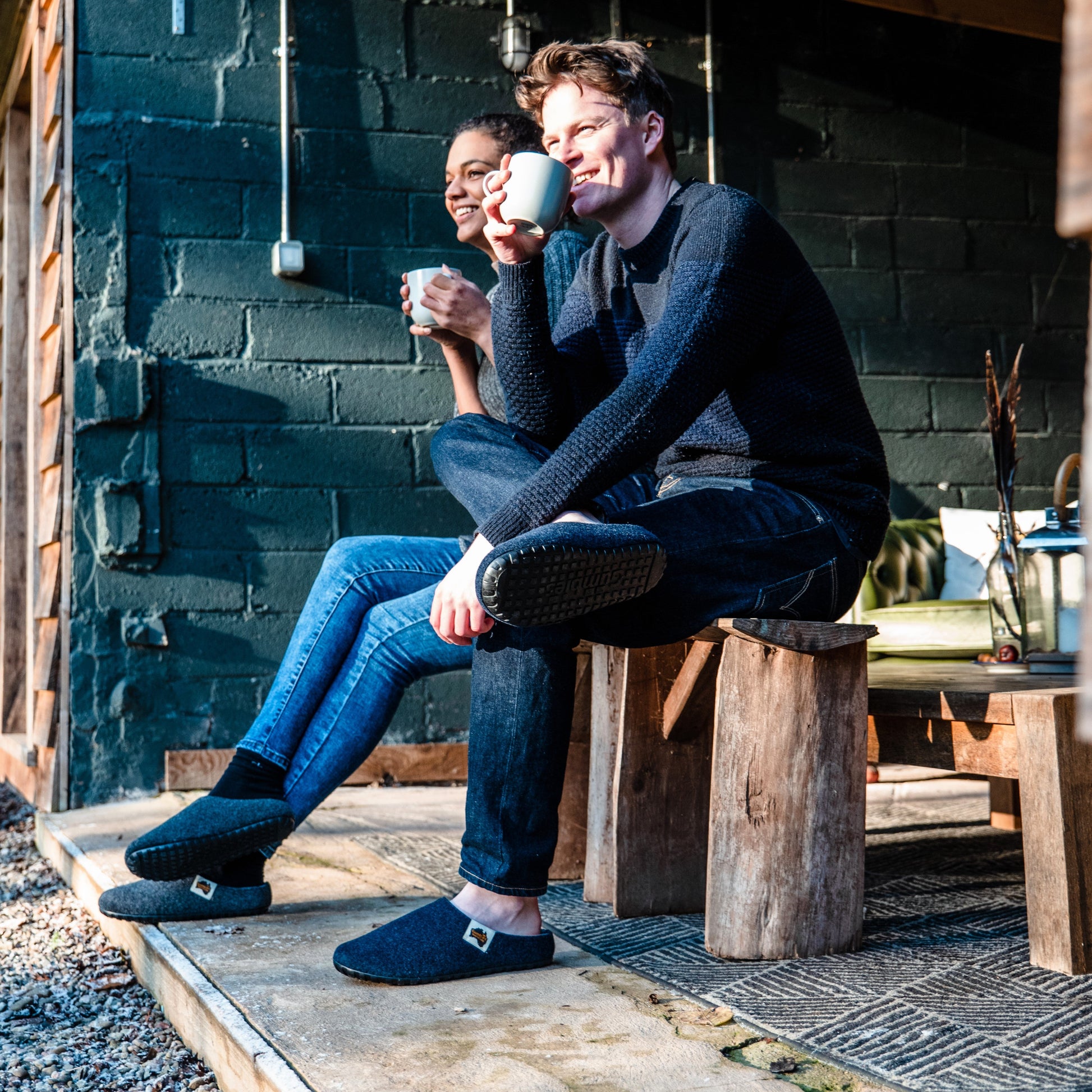 Outback Men's Slipper in Navy and Grey