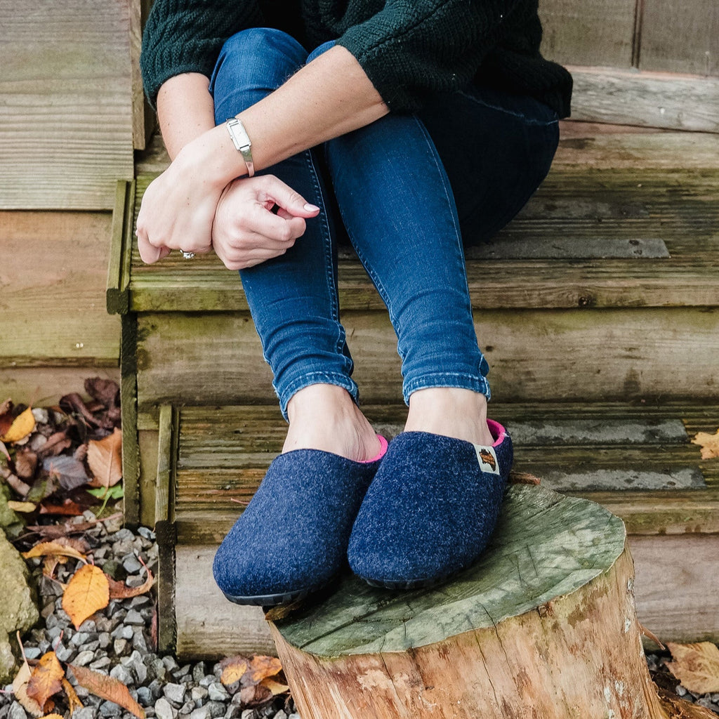 Outback Women's Slipper in Navy and Pink