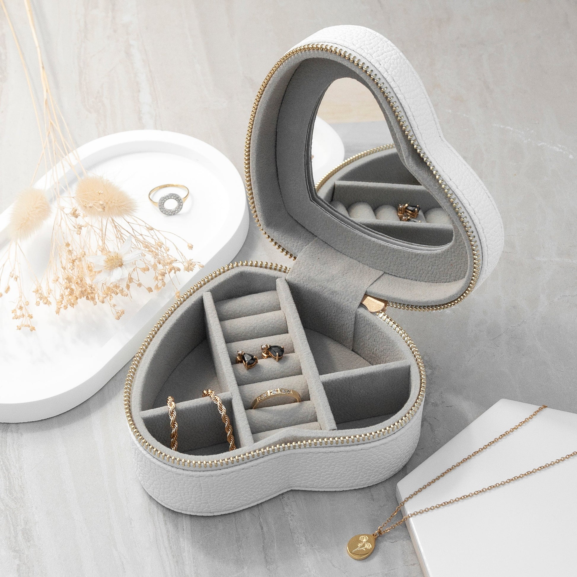 Customisable Sun White Heart Jewellery Case