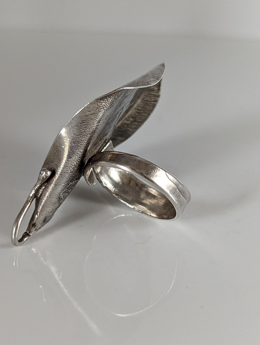 Silver Steed Unique, Extravagant Leaf Rings with motive