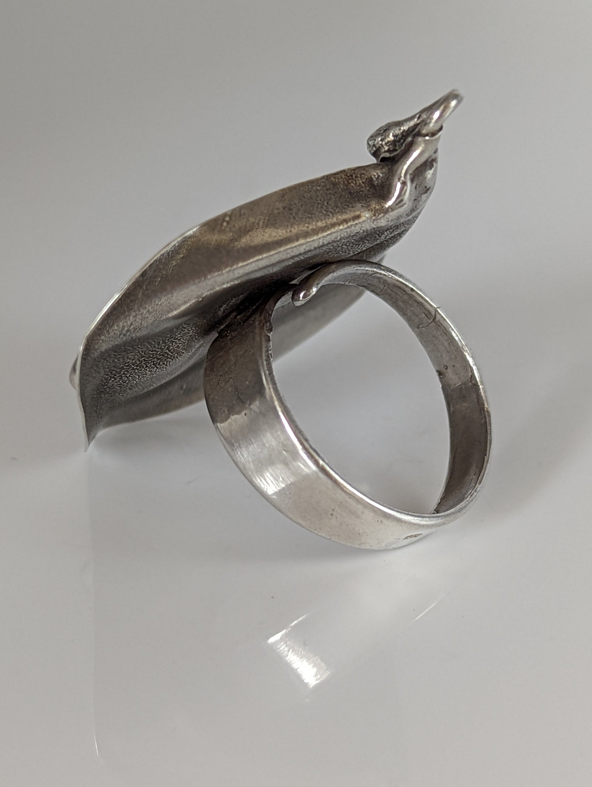 Silver Steed Unique, Extravagant Leaf Rings with motive