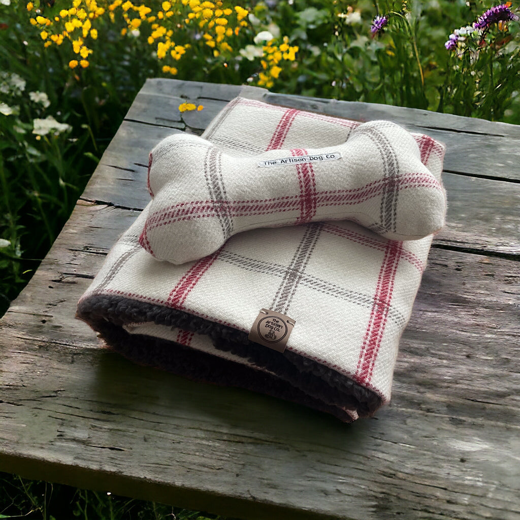 Regular Luxury Handcrafted Cream Red Grey Check Dog Pet Blanket