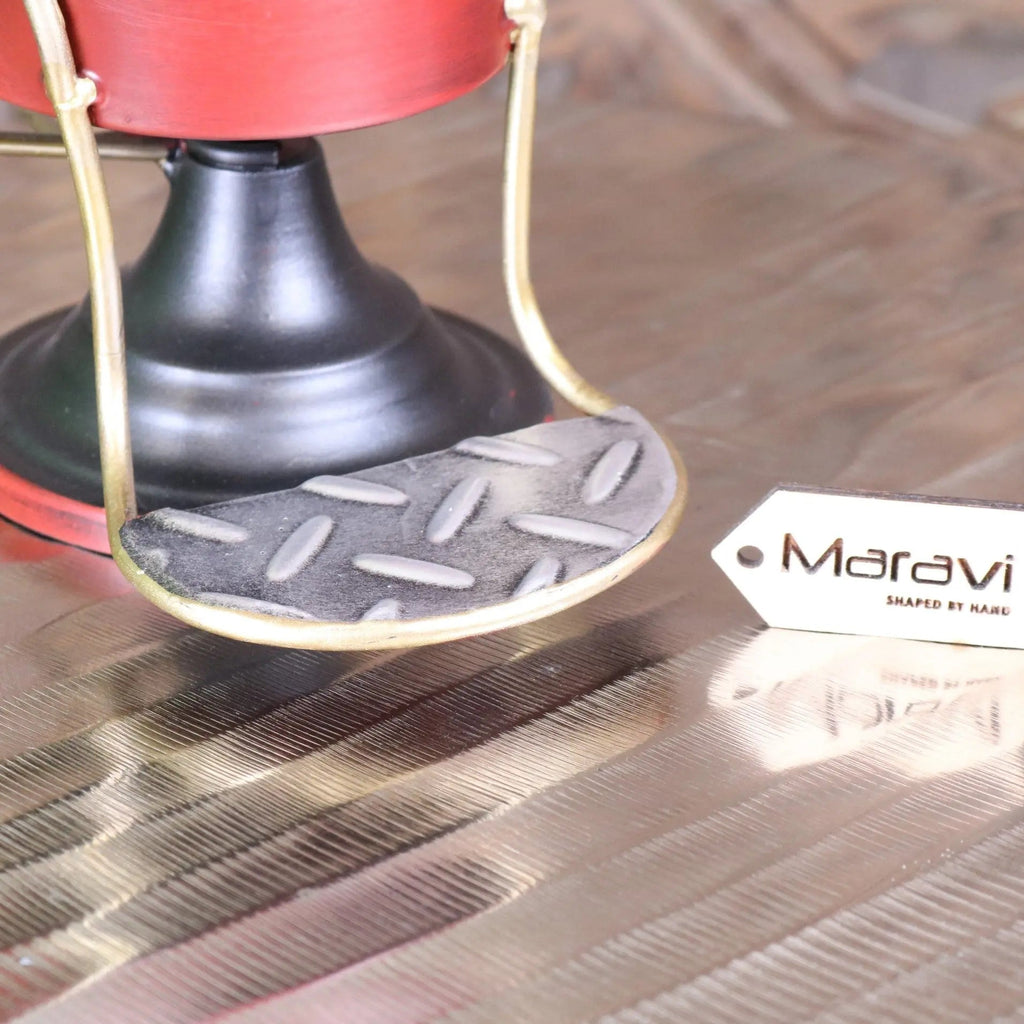 Retro Barber Clock Red Hairdressing Chair