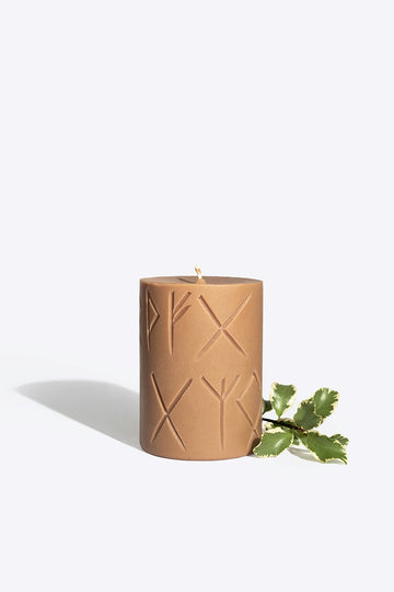 Rune candle FRIGGA