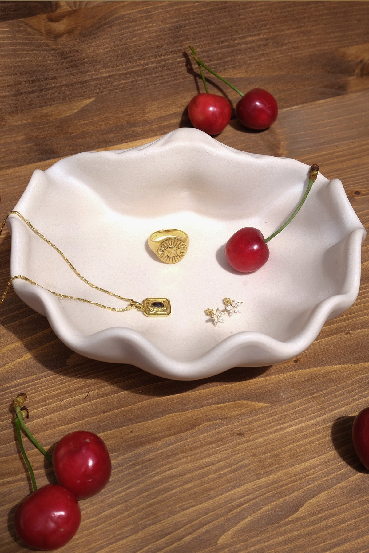 Clam Shell Large Tray