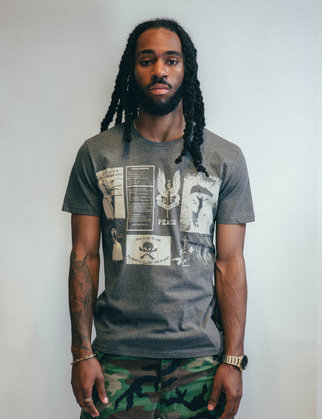 T-Shirt with Printed Patches in Grey