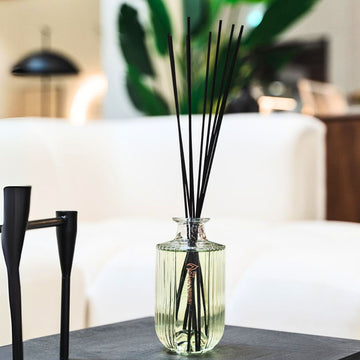 Breeze Room Diffuser – Modern Elegance with Mandarin & Bergamot by Candledust at www.brixbailey.com