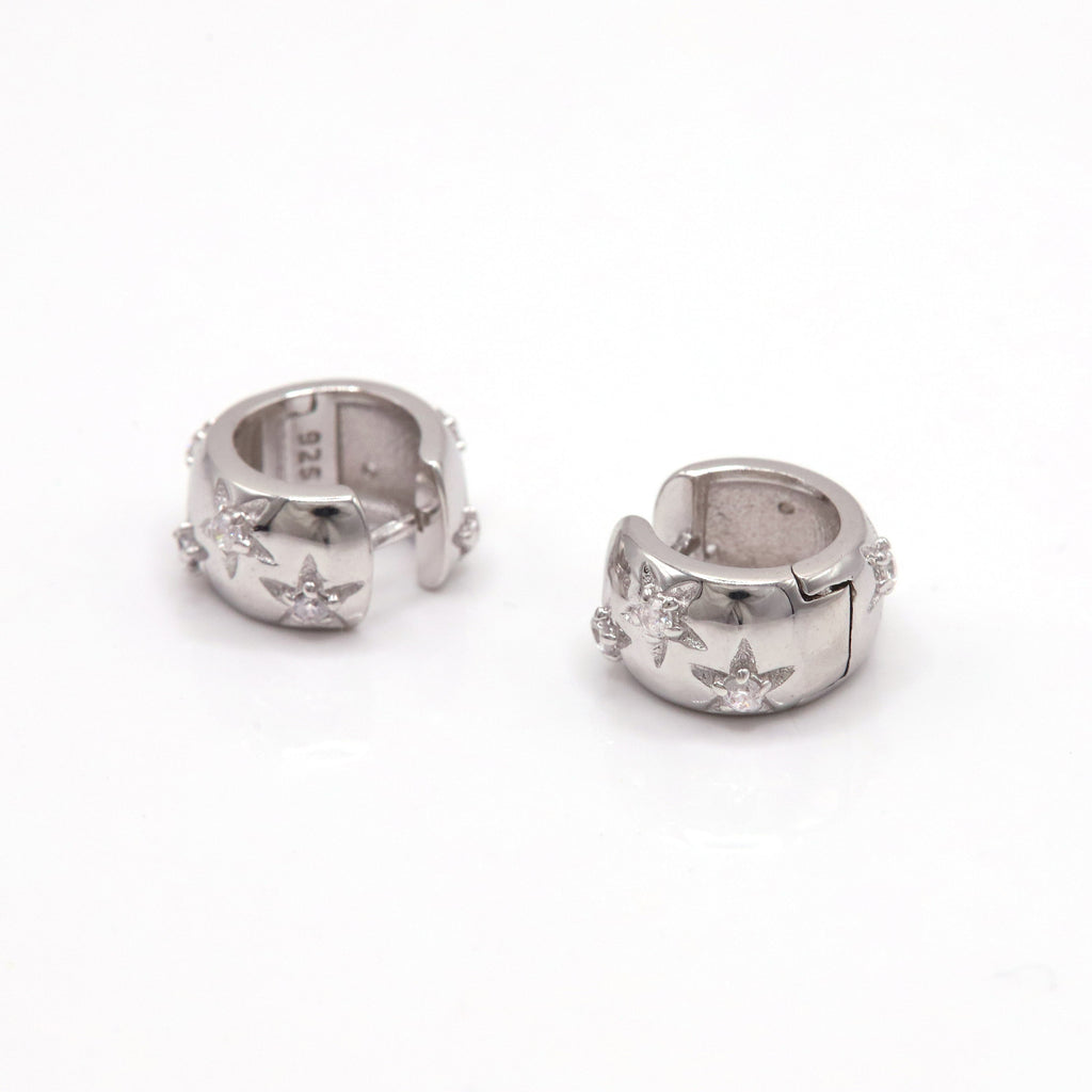 Thea Chunky Star Huggie Earrings | 925 Sterling Silver
